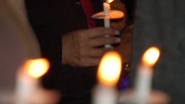 Christmas Eve worship candlelight
